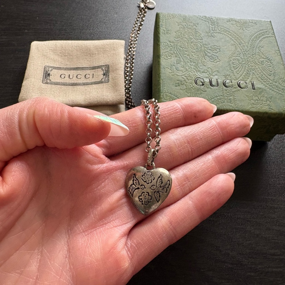 Gucci Silver Blind For Love Heart Pendant Necklace - Picture 6 of 7